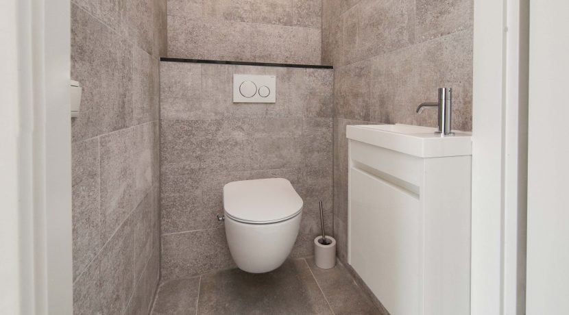 Wonen in een herenhuis, kan in deze kant en klare middenwoning, type Trocadéro in fase 1 Park Quatrebras @Badhoevedorp Lupinesingel 31 Foto 32 toilet 02a