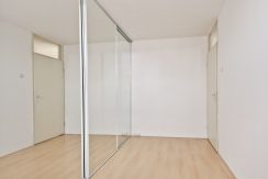 Deze naar eigen smaak in te richten maisonnette aan de Thomsonstraat 15 @Badhoevedorp heeft 3 etages, 4 kamers en een West-balkon! Foto 19 Slaapkamer 02a