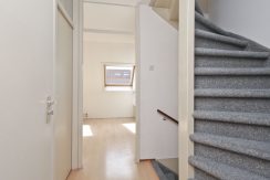 Deze naar eigen smaak in te richten maisonnette aan de Thomsonstraat 15 @Badhoevedorp heeft 3 etages, 4 kamers en een West-balkon! Foto 21 Overloop 01b