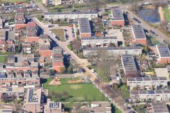 Lichte familiewoning met 11 meter diepe zuidtuin en grote berging op rustige en centrale locatie @Badhoevedorp Pascalstraat 54 Foto 42 Luchtfoto 01a