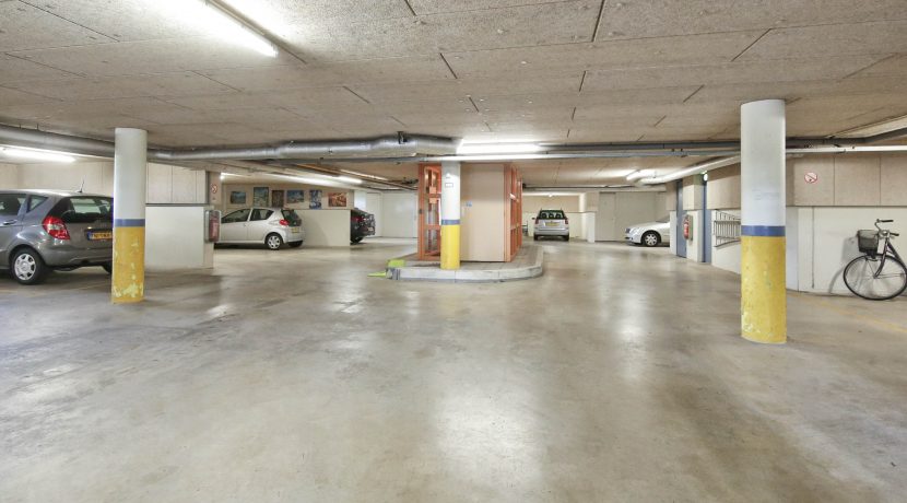 Aan groene, rustige zijde van seniorencomplex gelegen 3-kamerappartement met vrij uitzicht, balkon, lift en garageplaats @Badhoevedorp Kamerlingh Onneslaan 141 Foto 12