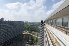 Deels gemeubileerd driekamerappartement op de bovenste etage met balkon en schitterend uitzicht @Amsterdam-West Burgemeester Hogguerstraat 1157 Foto 04