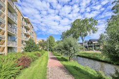 Deels gestoffeerd driekamerappartement op de tweede etage met dubbel balkon en vrij uitzicht @Badhoevedorp Einsteinlaan 131 is te huur voor twee jaar foto 02