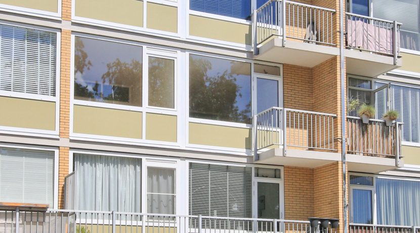 Deels gestoffeerd driekamerappartement op de tweede etage met dubbel balkon en vrij uitzicht @Badhoevedorp Einsteinlaan 131 is te huur voor twee jaar foto 03