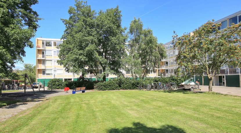 Deels gestoffeerd driekamerappartement op de tweede etage met dubbel balkon en vrij uitzicht @Badhoevedorp Einsteinlaan 131 is te huur voor twee jaar foto 28