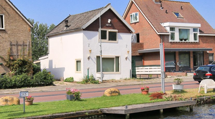 Vrijstaand wonen aan het water met uitzicht is mogelijk op grote kavel van circa 10 bij 43 meter aan de Nieuwemeerdijk 333 @Badhoevedorp foto 01