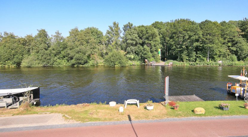 Vrijstaand wonen met uitzicht is mogelijk op grote kavel van circa 10 bij 43 meter aan de Nieuwemeerdijk 333 @Badhoevedorp foto 03