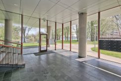 29 Oeverpad 652 centrale entree 01
