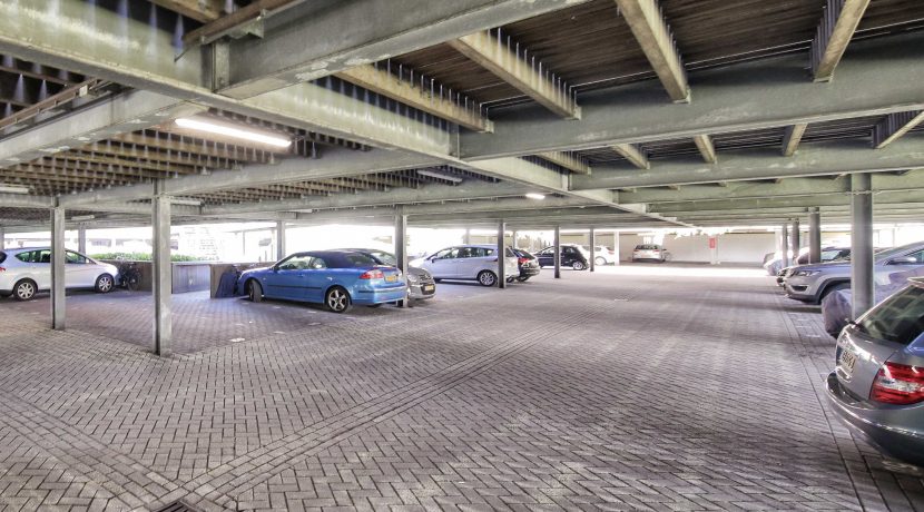30 Oeverpad 652 parkeerplaats 01