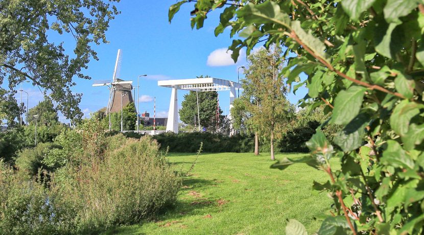 Half vrijstaande villa met grote garage en 110 m² zuidwest tuin op het mooiste plekje van het dorp aan de Rietwijckstraat 3 @Badhoevedorp Foto 56