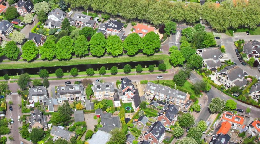 Half vrijstaande villa met grote garage en 110 m² zuidwest tuin op het mooiste plekje van het dorp aan de Rietwijckstraat 3 @Badhoevedorp Foto 58