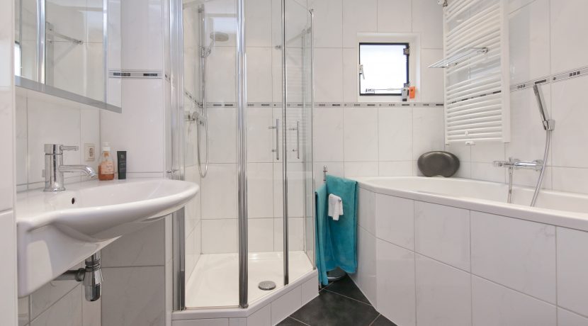 In deze ruime, aan de polder grenzende familiewoning aan de P.J. Oudstraat 14 woon je buiten de stad en toch @Amsterdam Foto 07