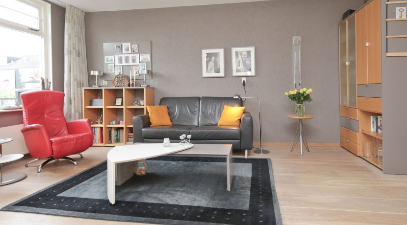 In deze ruime, aan de polder grenzende familiewoning aan de P.J. Oudstraat 14 woon je buiten de stad en toch @Amsterdam Foto 16