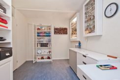 In deze ruime, aan de polder grenzende familiewoning aan de P.J. Oudstraat 14 woon je buiten de stad en toch @Amsterdam Foto 33