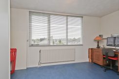 In deze ruime, aan de polder grenzende familiewoning aan de P.J. Oudstraat 14 woon je buiten de stad en toch @Amsterdam Foto 39