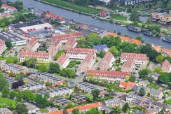 Privacy, vrij uitzicht, altijd zon op het balkon, 1e etage en gratis parkeren @Badhoevedorp Thomsonstraat 127 Foto 10