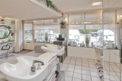 Bedrijfsruimte met 2x PP en gemengde bestemming @Zwanenburg aan de Lindenlaan 67a Foto 06