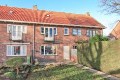 Karakteristieke middenwoning aan boomrijke Sloterweg 179 @Badhoevedorp Foto 11 gevel 01b