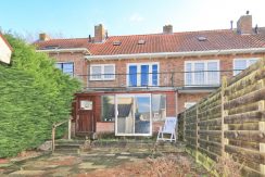 Karakteristieke middenwoning aan boomrijke Sloterweg 179 @Badhoevedorp Foto 20 Tuin 01b