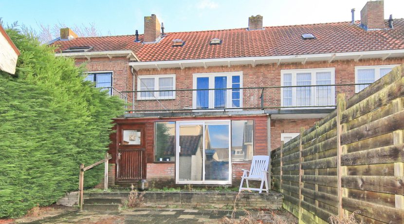 Karakteristieke middenwoning aan boomrijke Sloterweg 179 @Badhoevedorp Foto 20 Tuin 01b