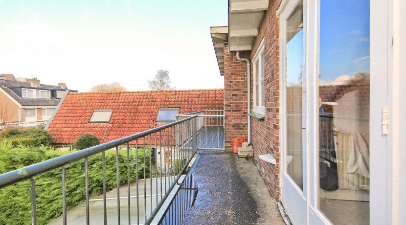 Karakteristieke middenwoning aan boomrijke Sloterweg 179 @Badhoevedorp Foto 30 slk 02c