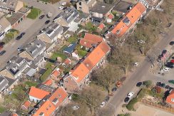 Karakteristieke middenwoning aan boomrijke Sloterweg 179 @Badhoevedorp Foto 44 luchtfoto 01a