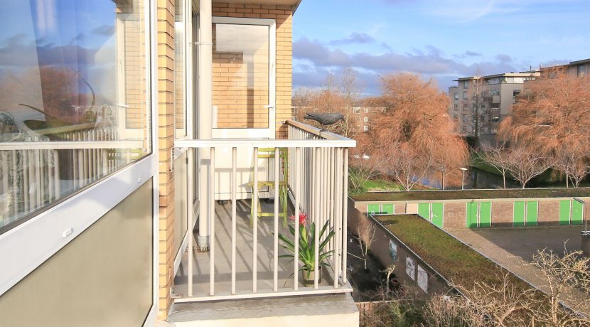 Verbouwd 3-k appartement @Badhoevedorp Marconistraat 32 Foto 18 balkon 01b