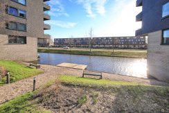 Aan water gelegen benedenwoning met terrastuin @Amsterdam-West Ladogameerhof 5 Foto 38 binnentuin 01a