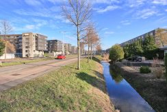 Aan water gelegen benedenwoning met terrastuin @Amsterdam-West Ladogameerhof 5 Foto 41 omgeving 01a