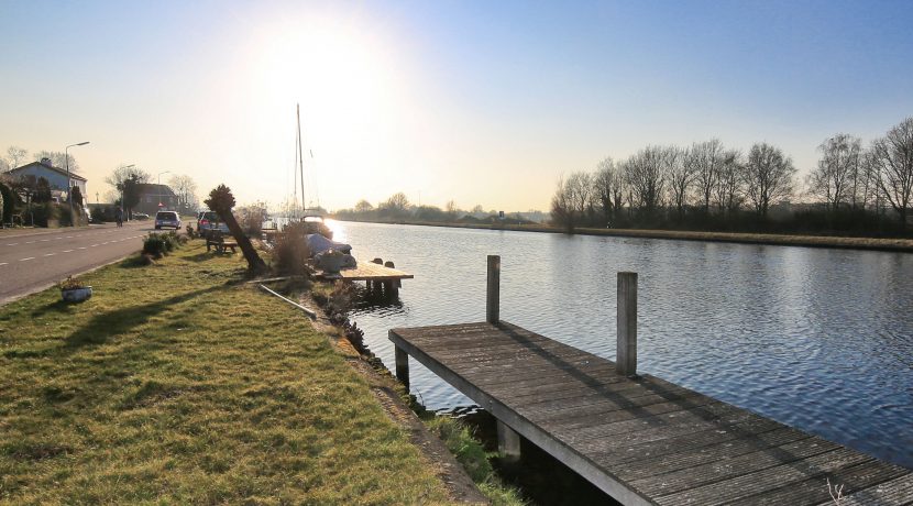 Helft van dubbel dijkhuis met garage op eigen grond @Vijfhuizen Cruquiusdijk 225 Foto 02 steiger 01a