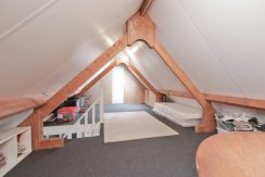 Vrijstaande dijkvilla van 275 m² en 20 meter diepe ZW tuin @Lijnden Akerdijk 112 Foto 11 2e etage 01a