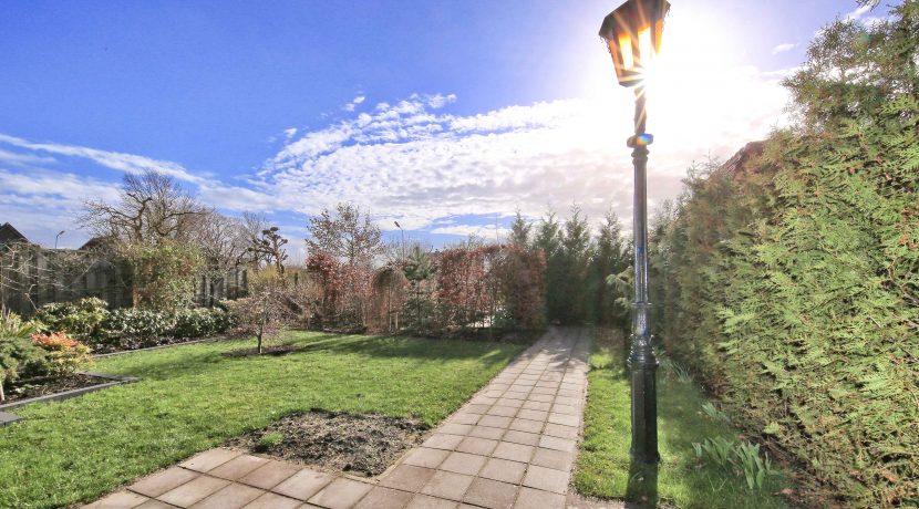 Vrijstaande dijkvilla van 275 m² en 20 meter diepe ZW tuin @Lijnden Akerdijk 112 Foto 18 tuin 01a