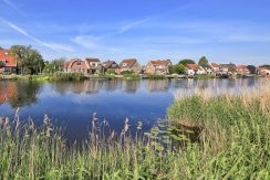 Vrijstaande dijkvilla van 275 m² en 20 meter diepe ZW tuin @Lijnden Akerdijk 112 Foto 19 gevel 01b