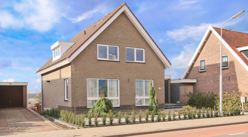 Vrijstaande dijkvilla van 275 m² en 20 meter diepe ZW tuin @Lijnden Akerdijk 112 Foto 20 gevel 01c