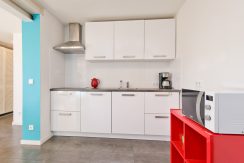 Vrijstaande dijkvilla van 275 m² en 20 meter diepe ZW tuin @Lijnden Akerdijk 112 Foto 47 keuken 02b
