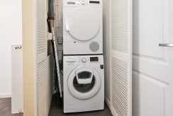 Vrijstaande dijkvilla van 275 m² en 20 meter diepe ZW tuin @Lijnden Akerdijk 112 Foto 51 wasruimte 02a