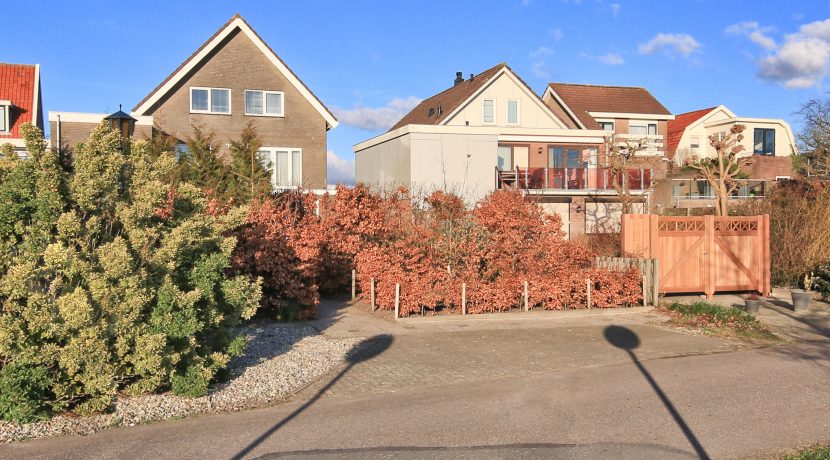 Vrijstaande dijkvilla van 275 m² en 20 meter diepe ZW tuin @Lijnden Akerdijk 112 Foto 54 tuin 01d