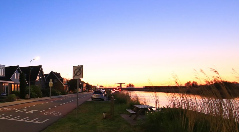 Vrijstaande dijkvilla van 275 m² en 20 meter diepe ZW tuin @Lijnden Akerdijk 112 Foto 55 gevel 01c