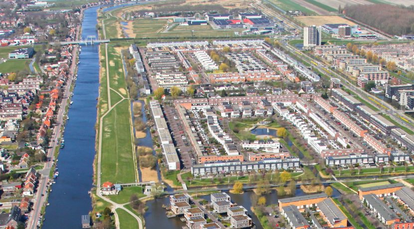 Luxe hoekgelegen dijkvilla @Amsterdam-De aker Pyreneeën 47 Foto 80 Luchtfoto 01a