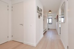 Penthouse met 2 terrassen en garage Mientekade 86 Foto 18 hal 01a