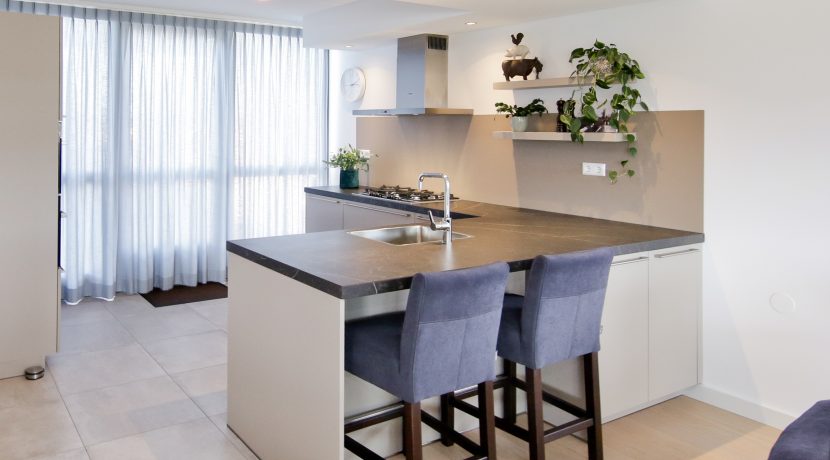 Penthouse met 2 terrassen en garage Mientekade 86 Foto 31 Keuken 01b