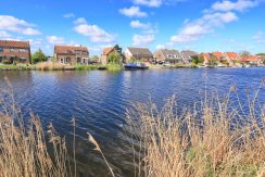 Helft van dubbele dijkwoning met vrij uitzicht en 21 meter ZW-tuin Akerdijk 139 @Badhoevedorp Foto 13 Gevel 01b