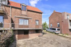 Helft van dubbele dijkwoning met vrij uitzicht en 21 meter ZW-tuin Akerdijk 139 @Badhoevedorp Foto 28 Achtergevel 01c