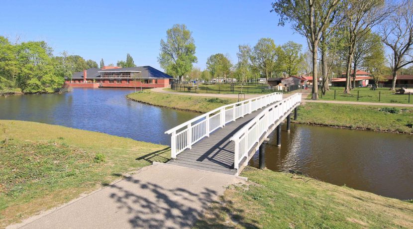 Helft van dubbele dijkwoning met vrij uitzicht en 21 meter ZW-tuin Akerdijk 139 @Badhoevedorp Foto 45 Omgeving 01e