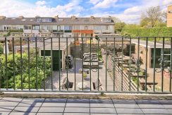 Modern en duurzaam verbouwd familiehuis met ruim 11 meter tuin op het westen @Badhoevedorp Keesomstraat 3 Foto 29 Slaapkamer 01c