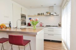 Tophuis op Toplocatie! Mddenwoning met vrij uitzicht@Badhoevedorp Spechtstraat 8 Foto 24 Keuken 01b