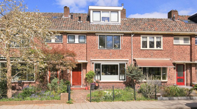 Tophuis op Toplocatie! Mddenwoning met vrij uitzicht@Badhoevedorp Spechtstraat 8 Foto 42 gevel 01d