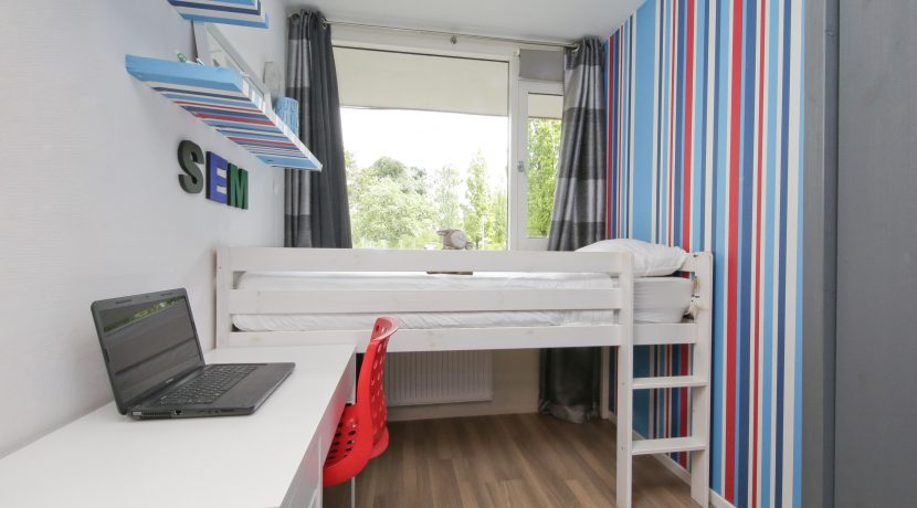 Gaaf beneden appartement met vier kamers en grote tuin @Badhoevedorp Meidoornweg 240 Foto 09 Slaapkamer 03a