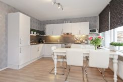 Gaaf beneden appartement met vier kamers en grote tuin @Badhoevedorp Meidoornweg 240 Foto 20 Keuken 01i