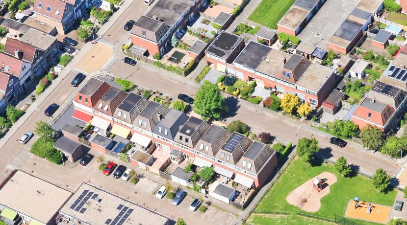 Ruim wonen in deze grote gezinswoning @Badhoevedorp ’s Gravesandestraat 18 Foto 38 luchtfoto